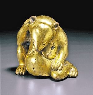 西汉鎏金铜熊镇拍出240万美元。 （资料图片）